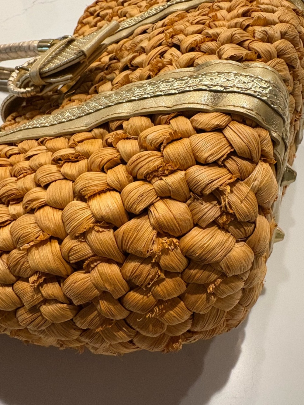 XOXO Corn Husk Straw Handbag - Picture 5 of 16